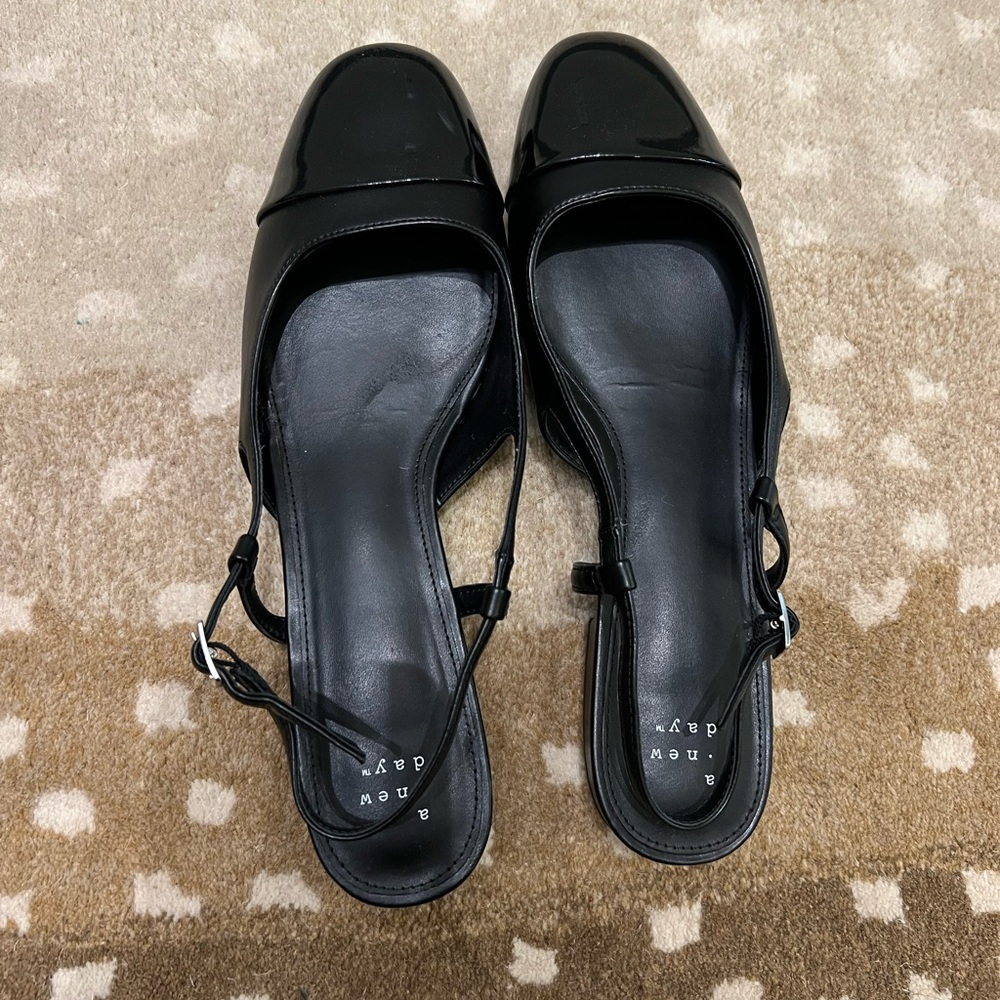 Black Ballet Flats